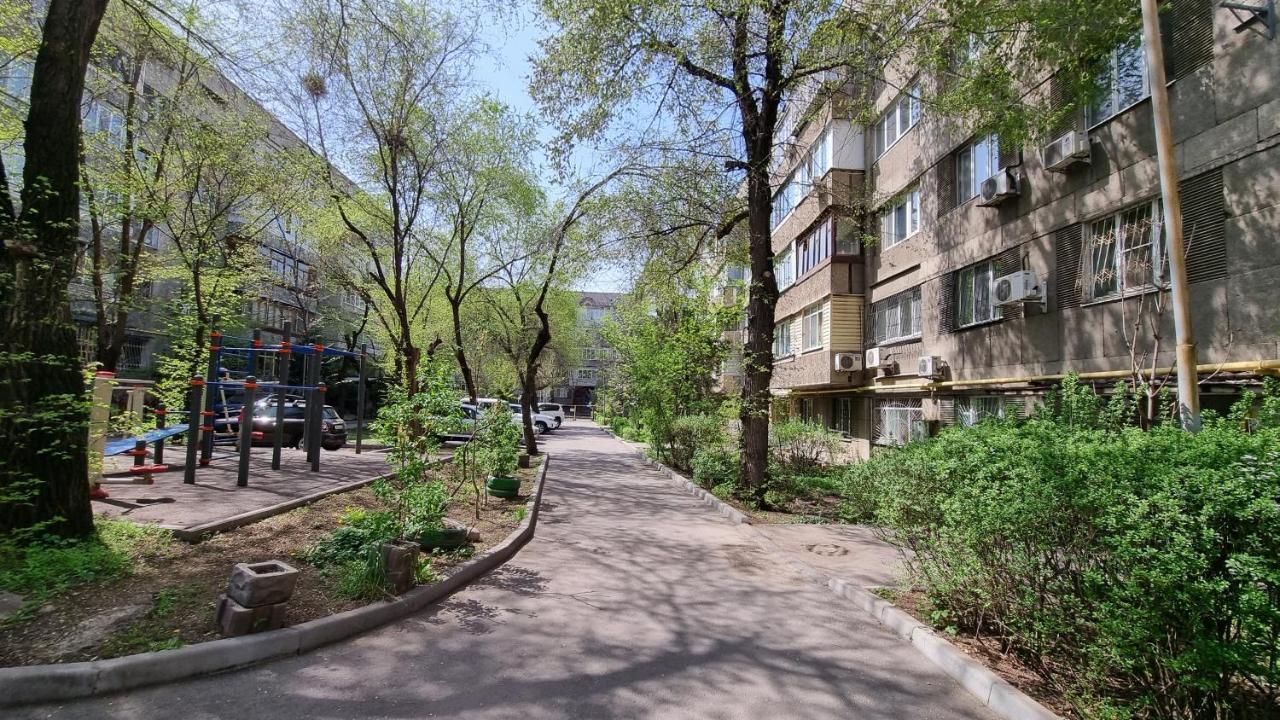 Almaty Apartment 76 Bagian luar foto