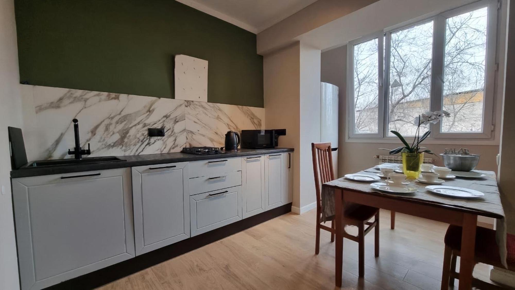 Almaty Apartment 76 Bagian luar foto